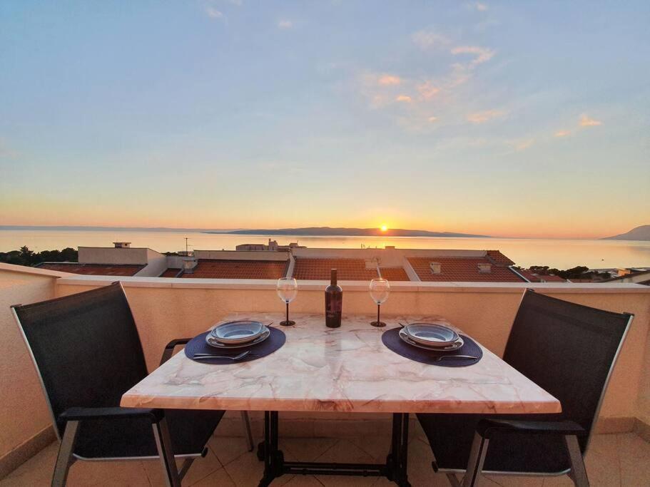 With Sea View Apartment