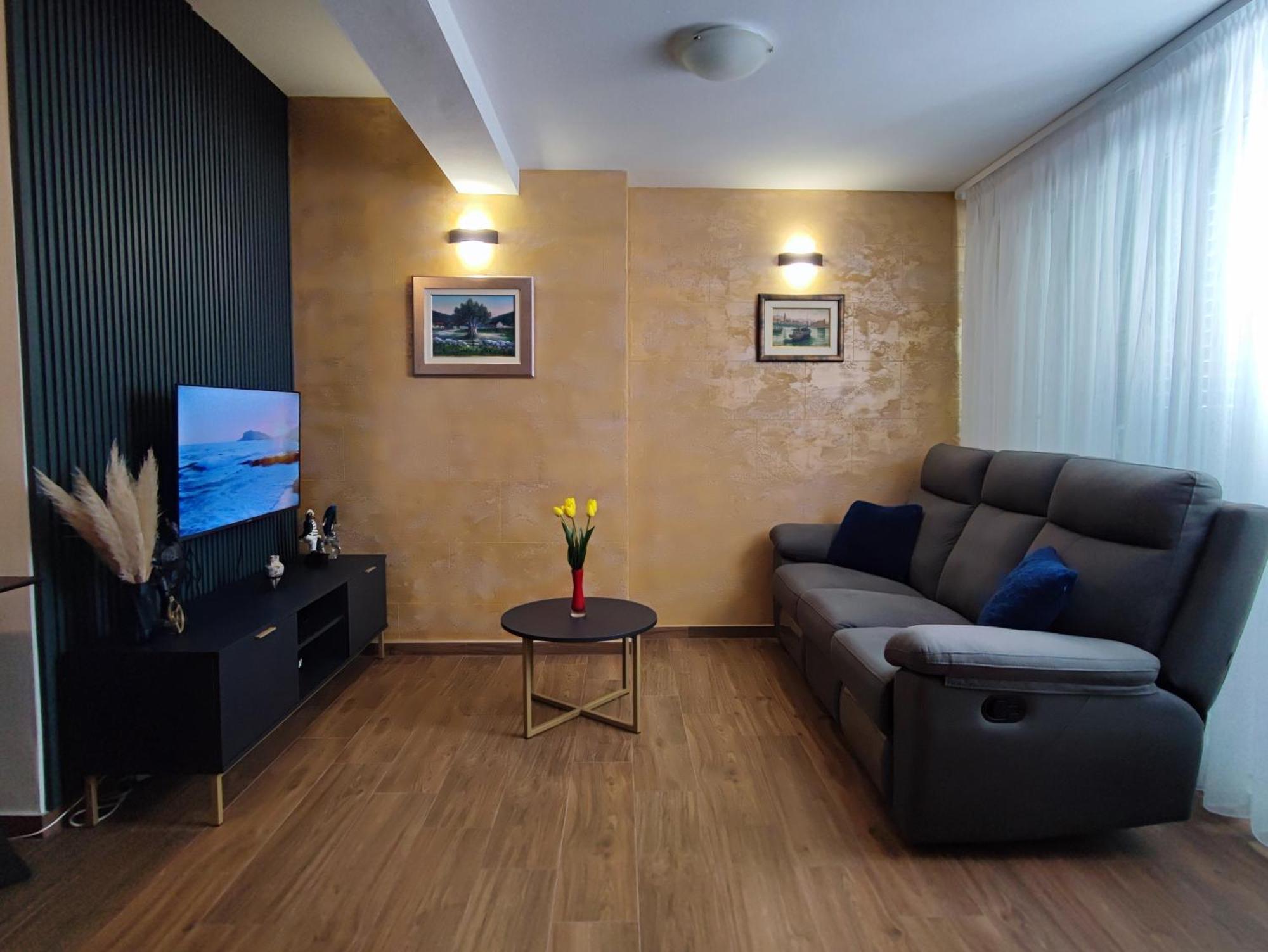 With Sea View Apartment Baska Voda